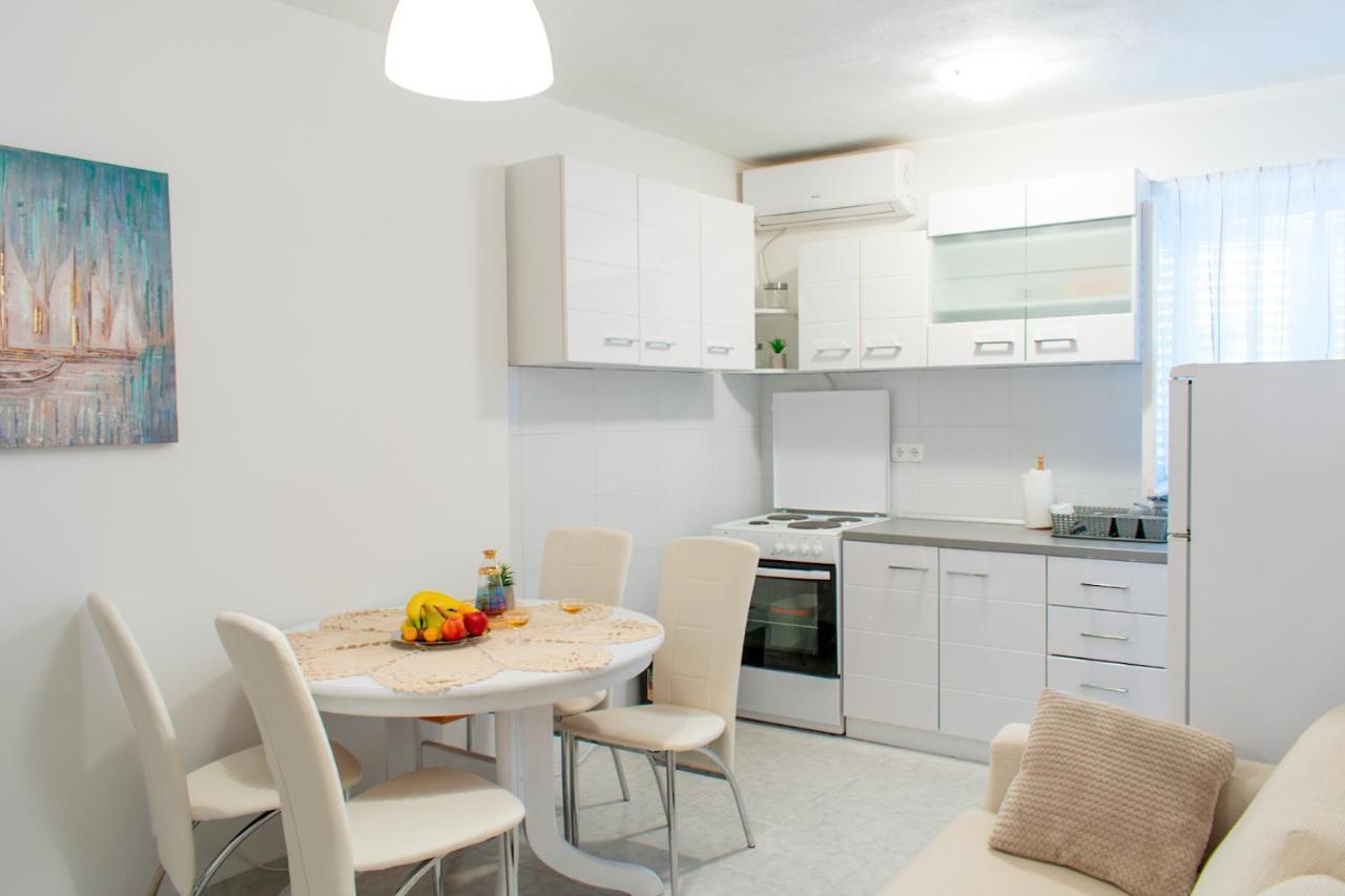 Ferienwohnung Apartman Karmen Kaštela Exterior foto